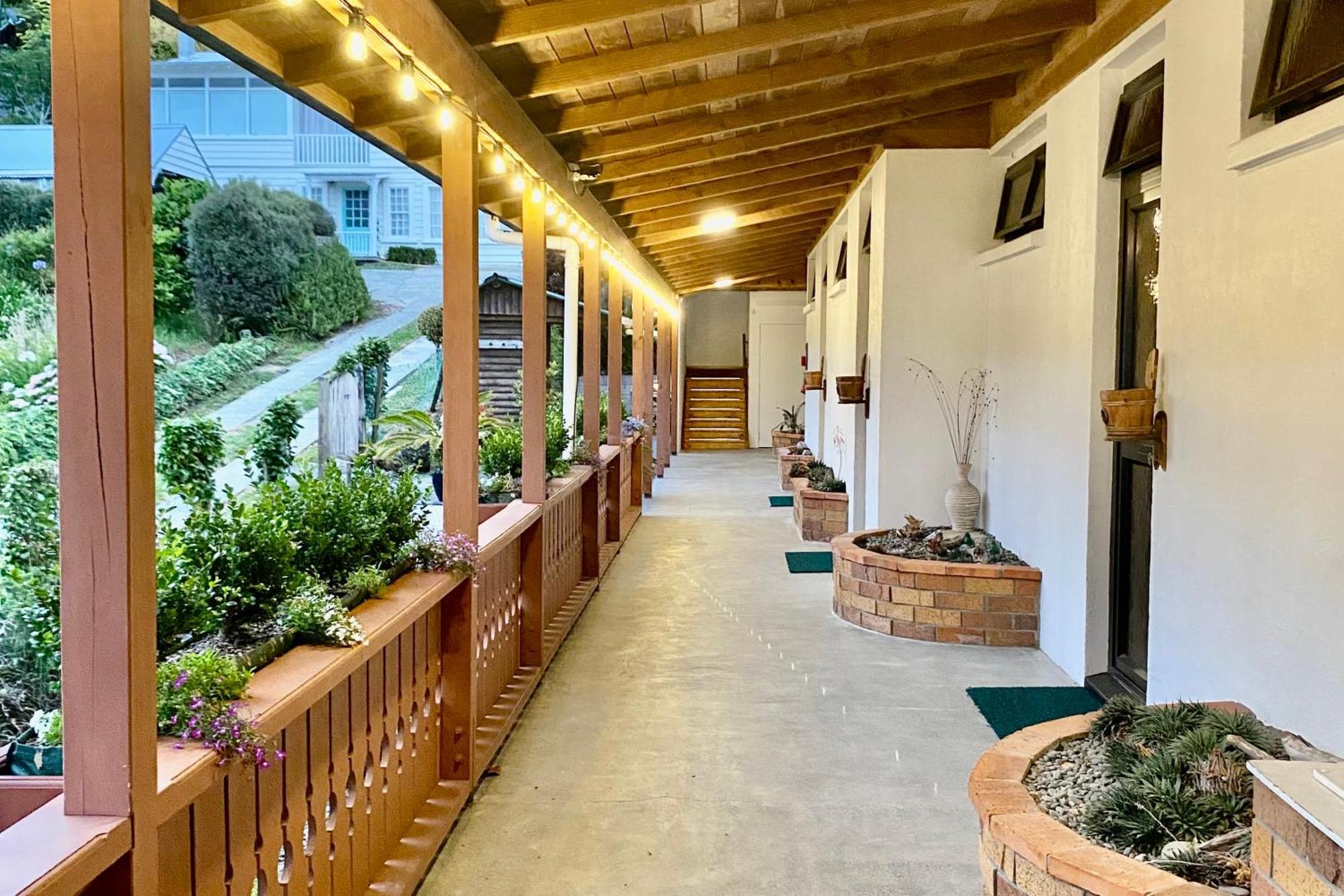 The Swiss Chalet Holiday Apartment 4, Bay Of Islands ไปเฮีย ภายนอก รูปภาพ