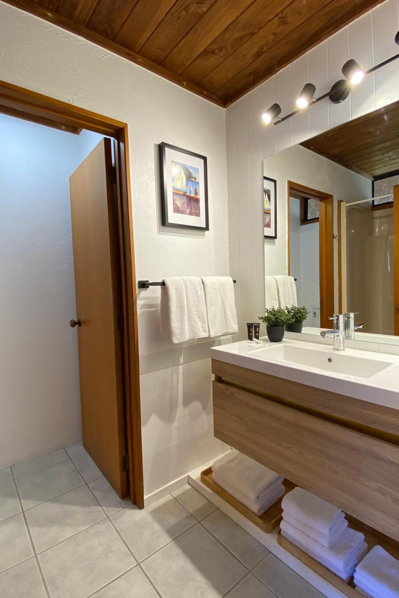 The Swiss Chalet Holiday Apartment 4, Bay Of Islands ไปเฮีย ภายนอก รูปภาพ